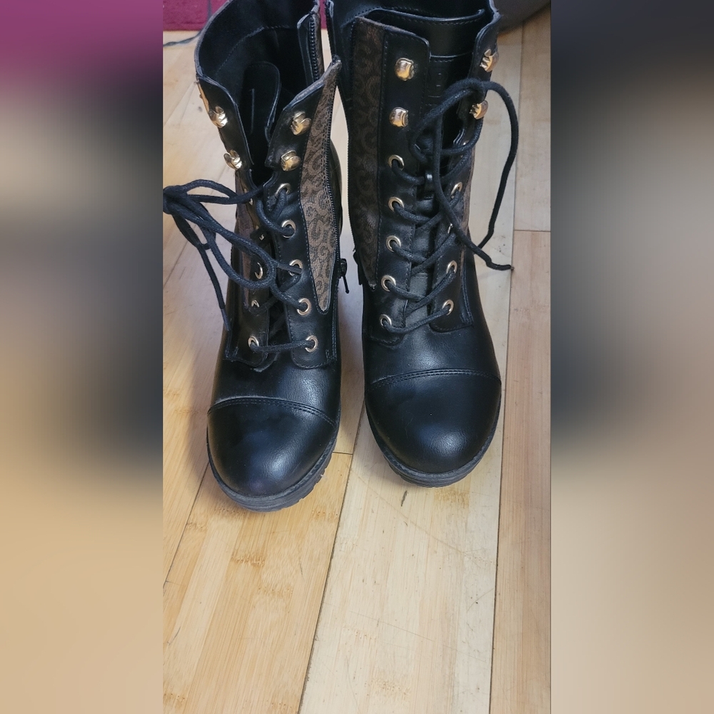 Stylish Black Lace-Up Boots, Side Zipper